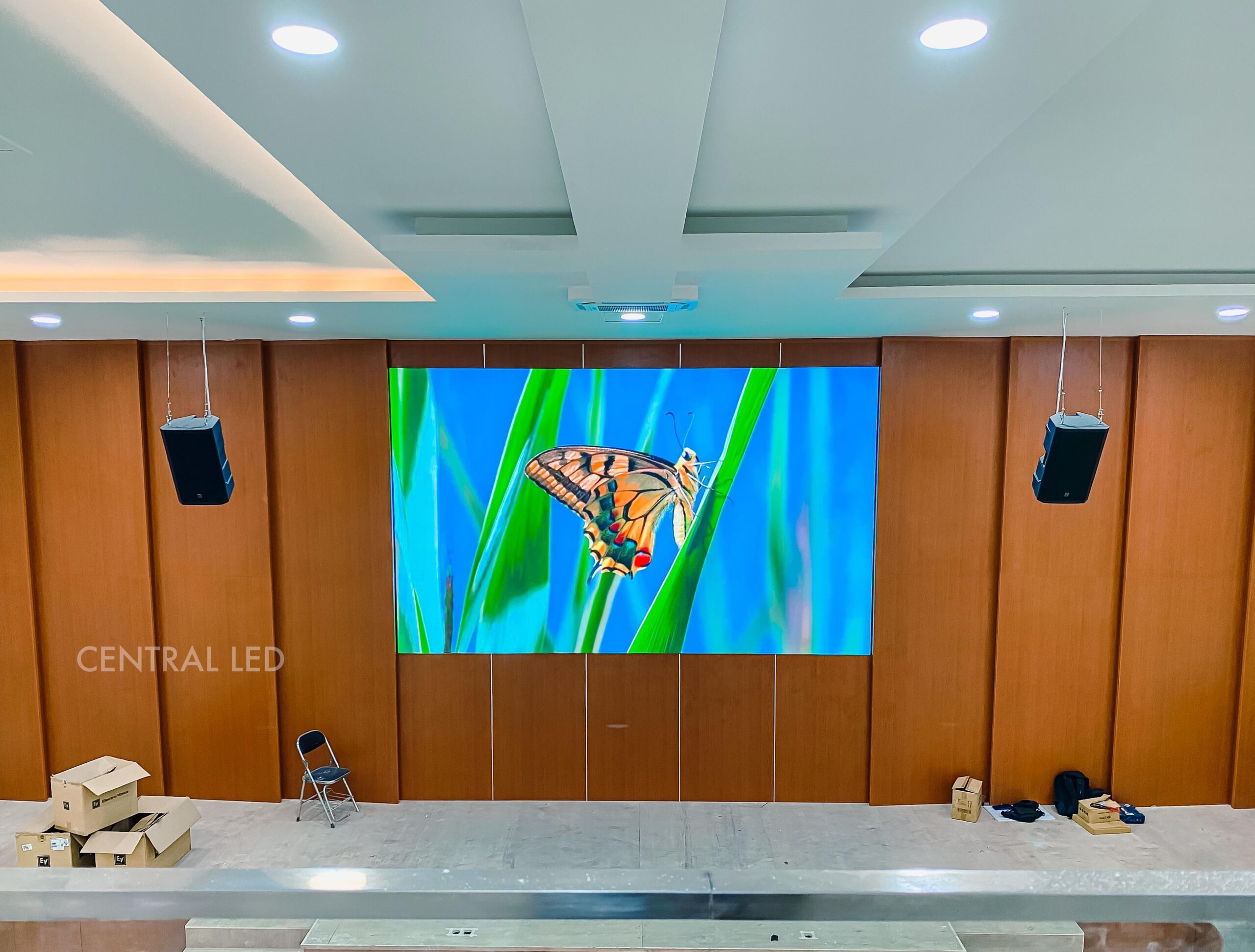 Fix Instalasi Videotron Indoor di Gereja Tangerang Kota