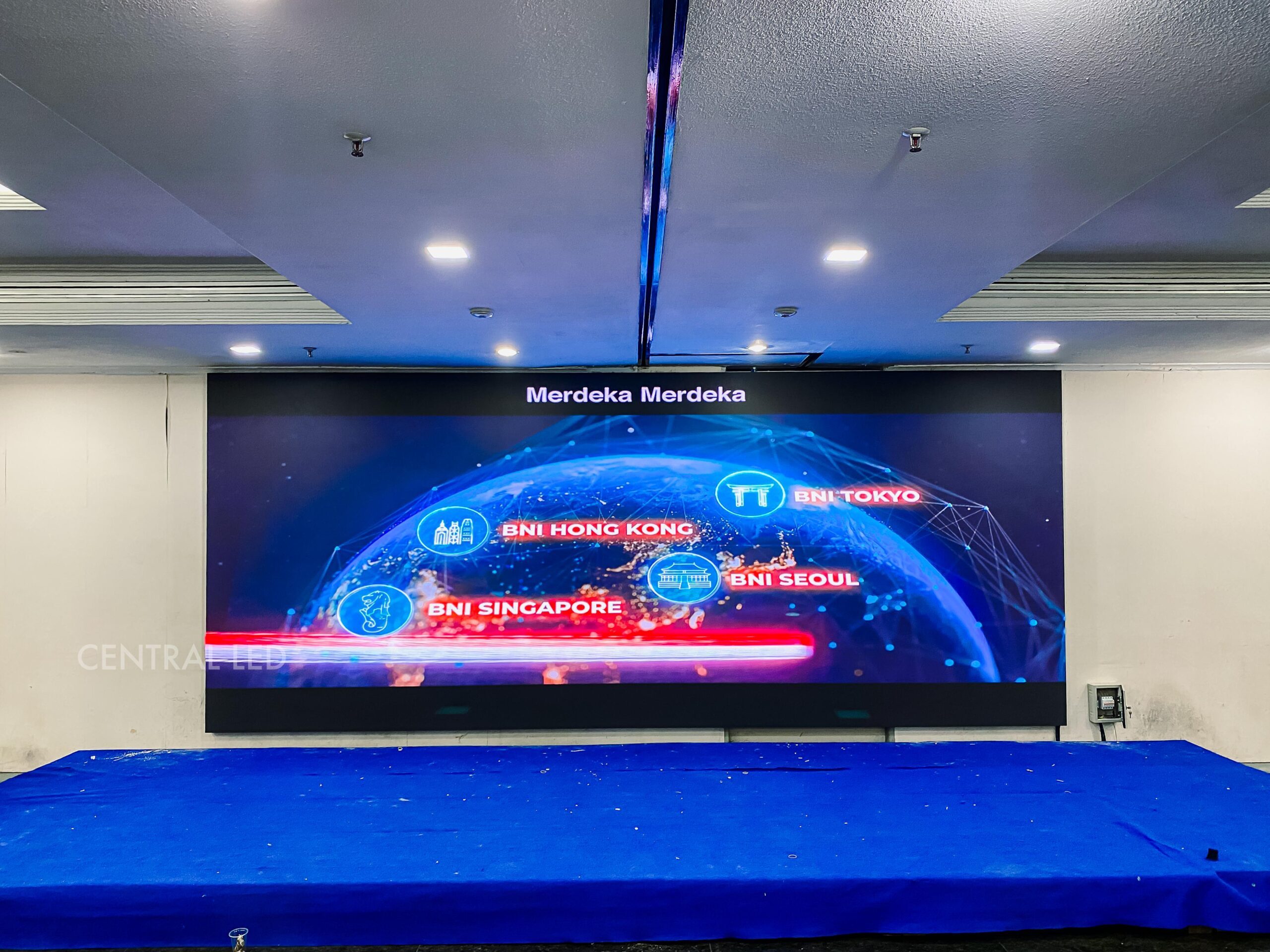 Instalasi Videotron Indoor Modul P1.83 di Kantor BNI Medan