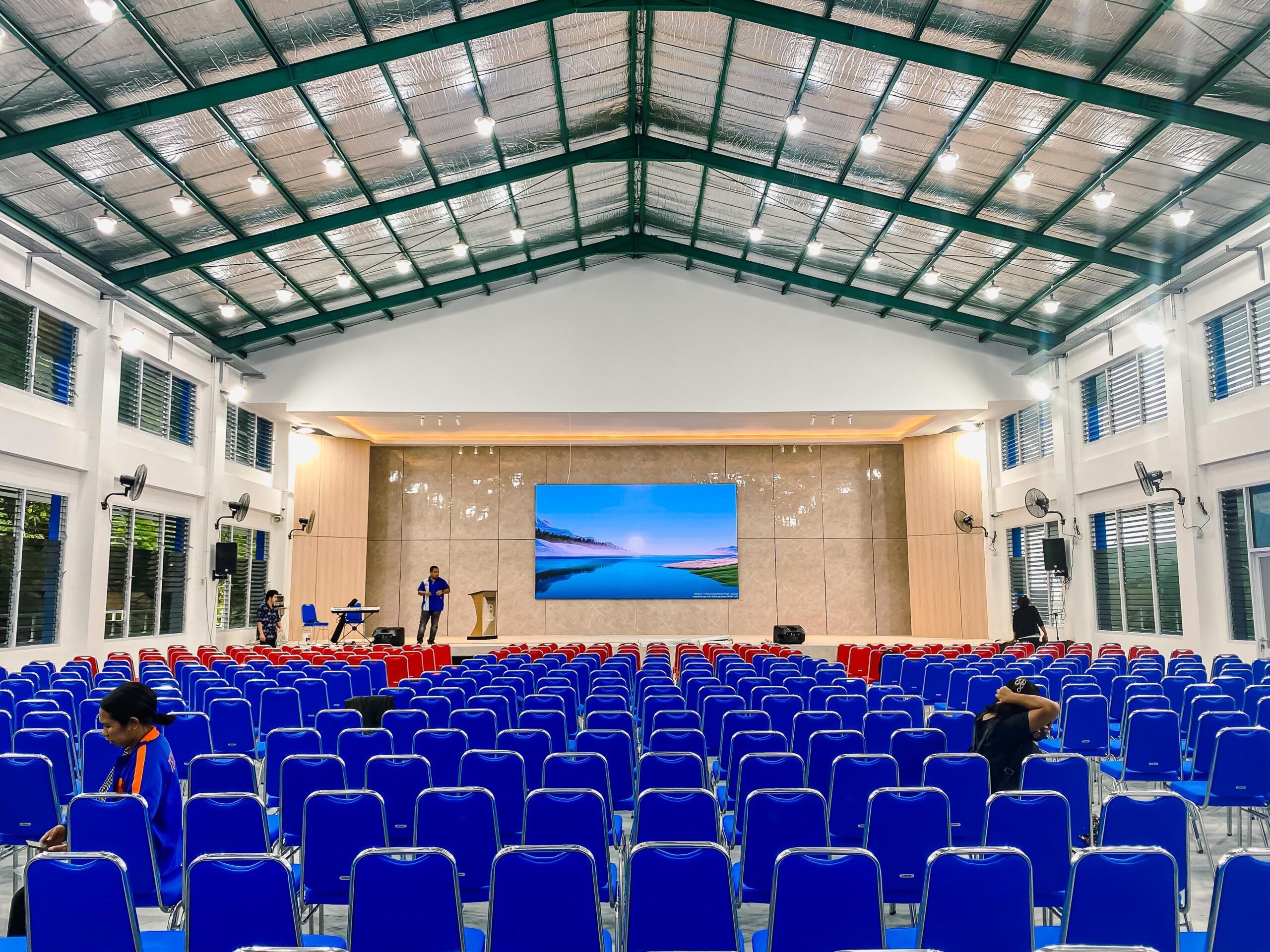 Instalasi Videotron Indoor Modul P2.5 di Sekolah Kristen Kalam Kudus Jayapura