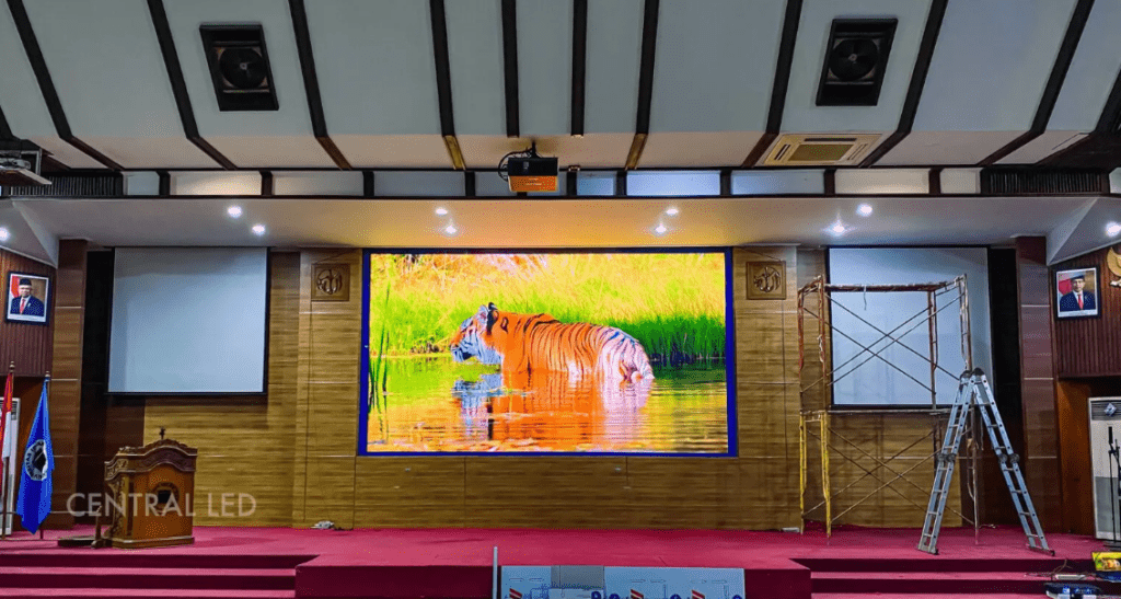 Project Videotron Indoor di UNISBA oleh Central LED