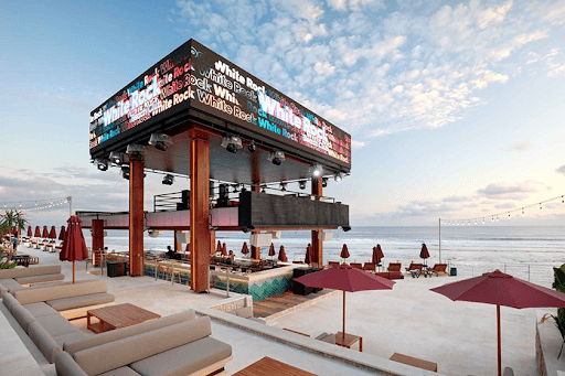 Videotron Outdoor di White Rock, Pantai Melasti