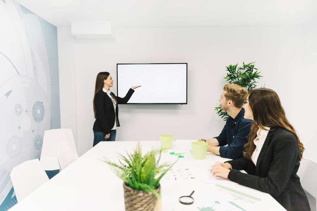 Pemanfaatan Interactive Flat Panel yang Menunjang Berbagai Kebutuhan